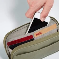 FJÄLLRÄVEN KÅNKEN TRAVEL WALLET - Portmonee -Primus Verkäufe 304068007 h kanken travel wallet fjaellraeven 1 1